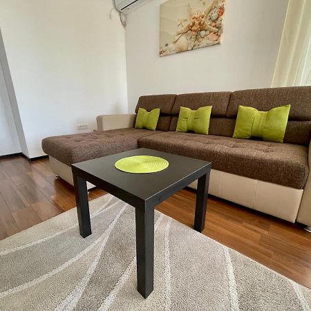 Alcomar Apartment - Summerland Mamaia Εξωτερικό φωτογραφία