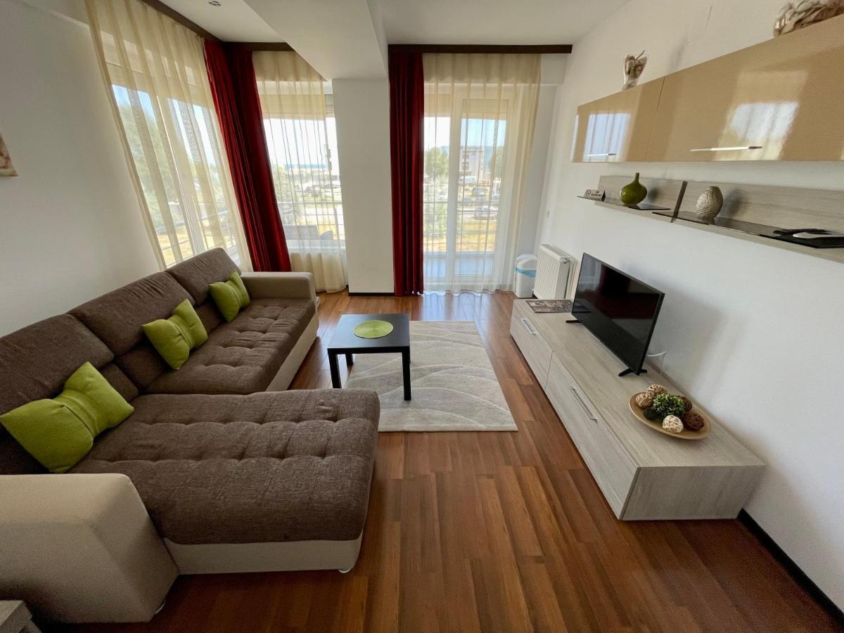 Alcomar Apartment - Summerland Mamaia Εξωτερικό φωτογραφία