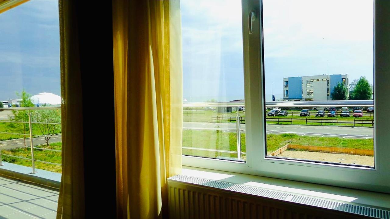 Alcomar Apartment - Summerland Mamaia Εξωτερικό φωτογραφία