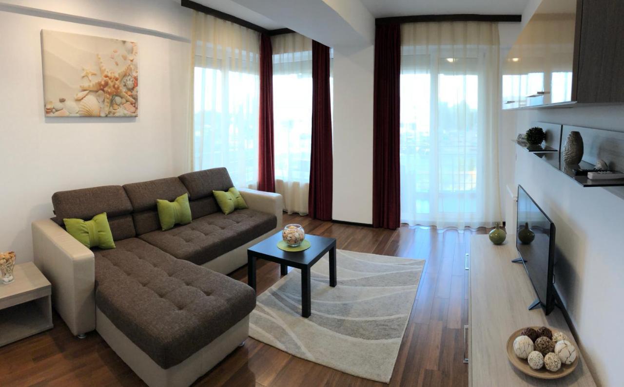 Alcomar Apartment - Summerland Mamaia Εξωτερικό φωτογραφία